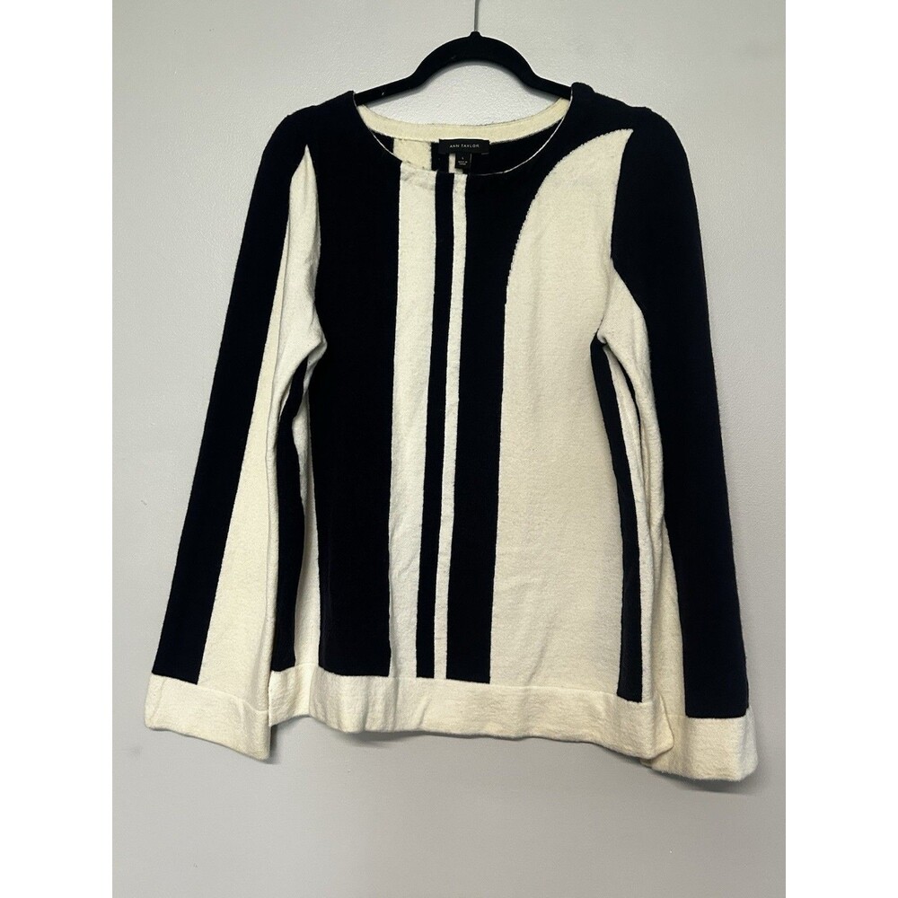 Ann Taylor Black and White Striped Sweater Women’s Size L Long Sleeve Pullover